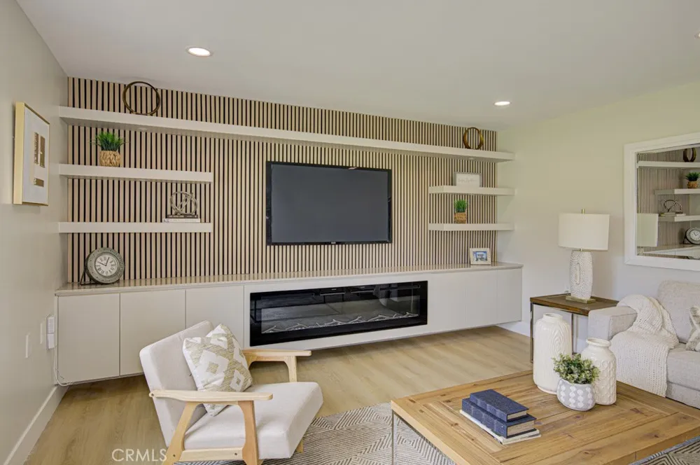 2386 Via Mariposa West W #2F Laguna Woods, CA 92637