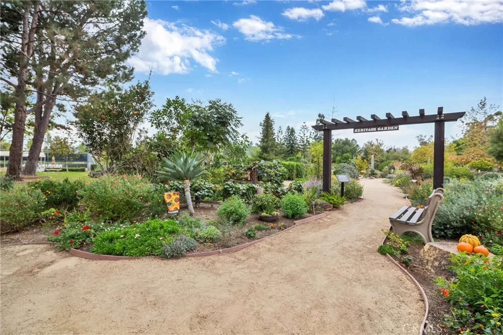 28162 Via Herrera Mission Viejo, CA 92692