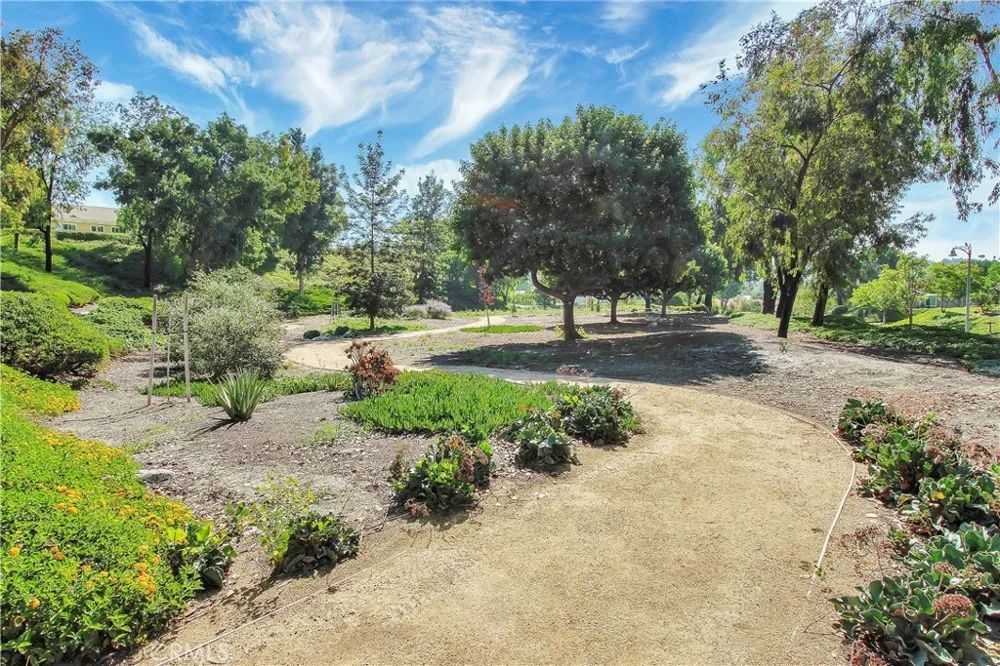 28162 Via Herrera Mission Viejo, CA 92692