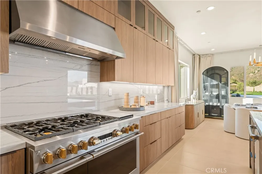 18472 Boulder Bluff Silverado, CA 92676