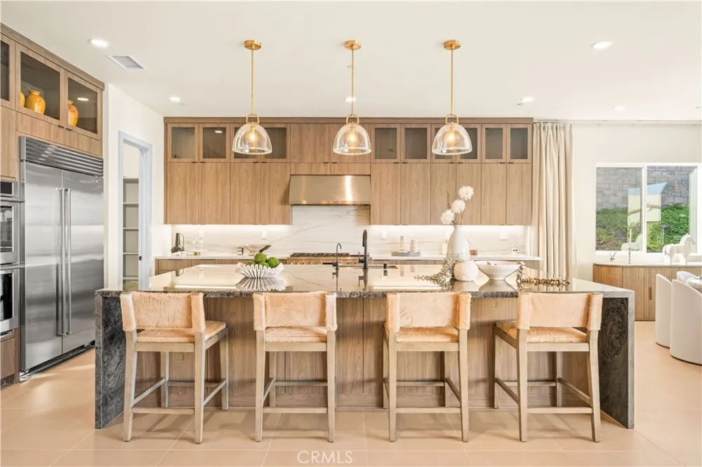 18472 Boulder Bluff Silverado, CA 92676