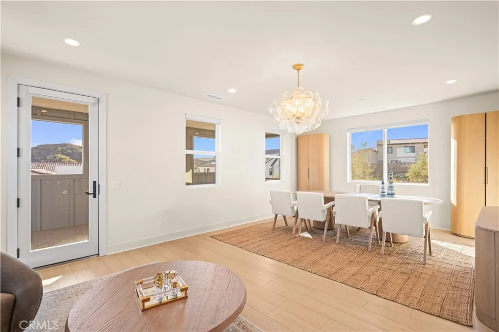 18472 Boulder Bluff Silverado, CA 92676