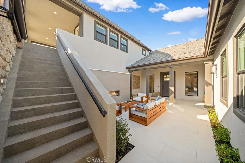 18472 Boulder Bluff Silverado, CA 92676