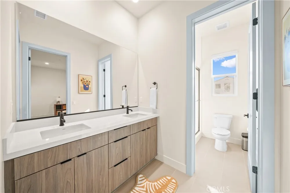 18472 Boulder Bluff Silverado, CA 92676