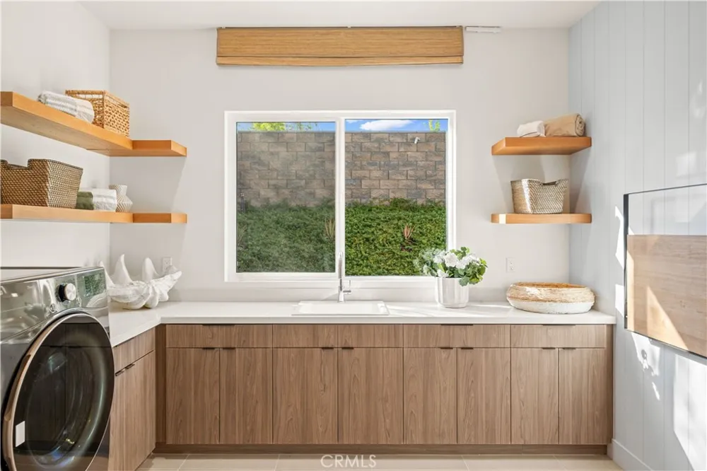 18472 Boulder Bluff Silverado, CA 92676