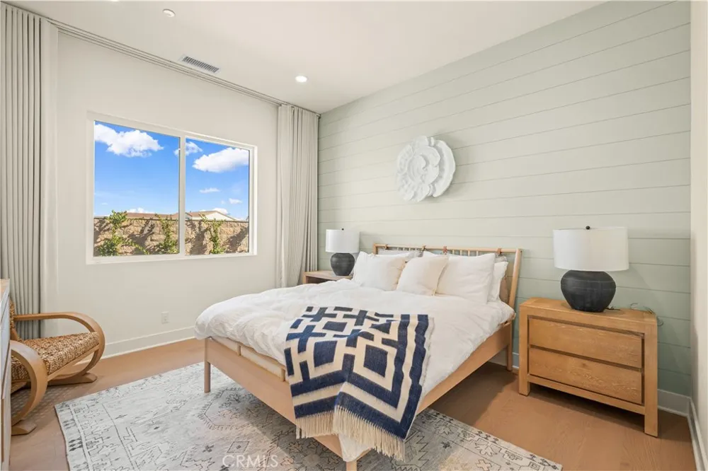 18472 Boulder Bluff Silverado, CA 92676