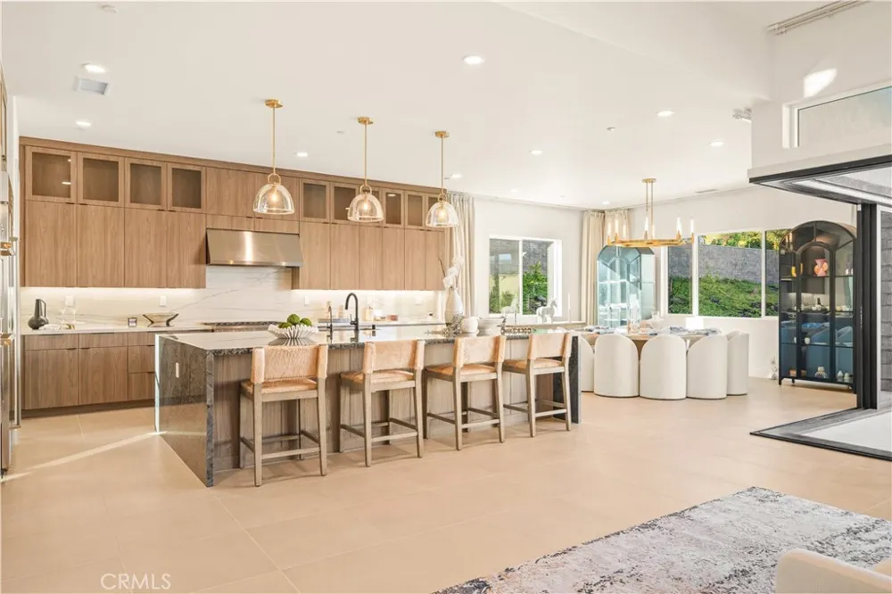18472 Boulder Bluff Silverado, CA 92676