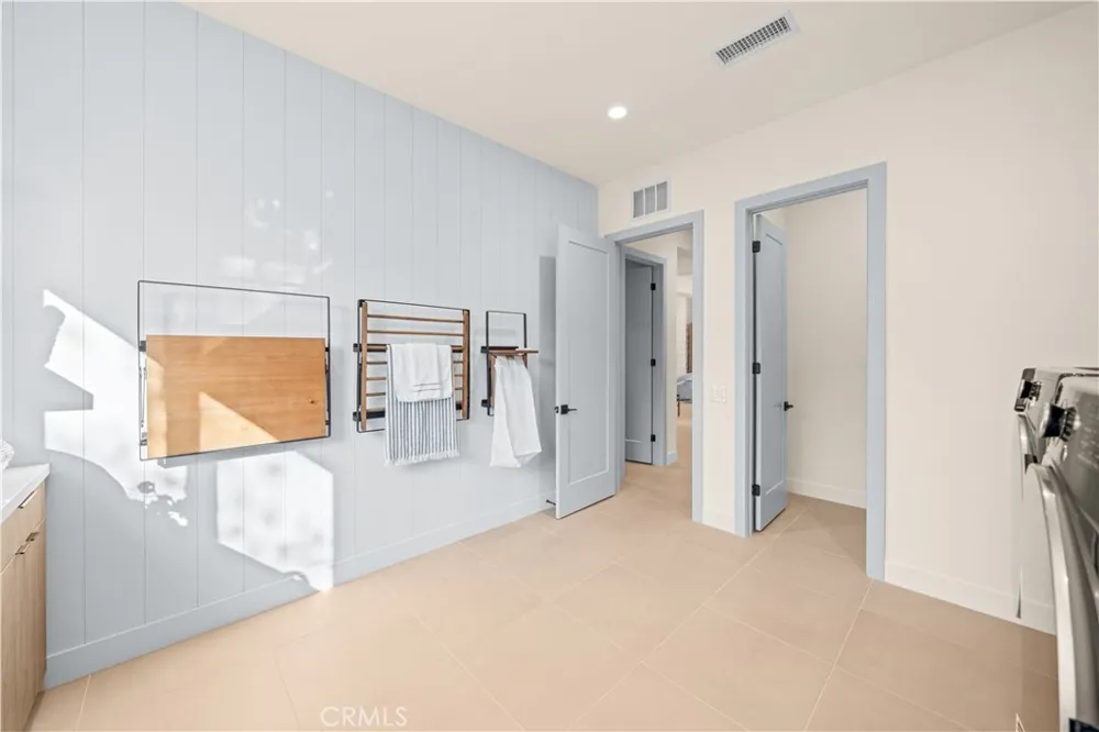 18472 Boulder Bluff Silverado, CA 92676