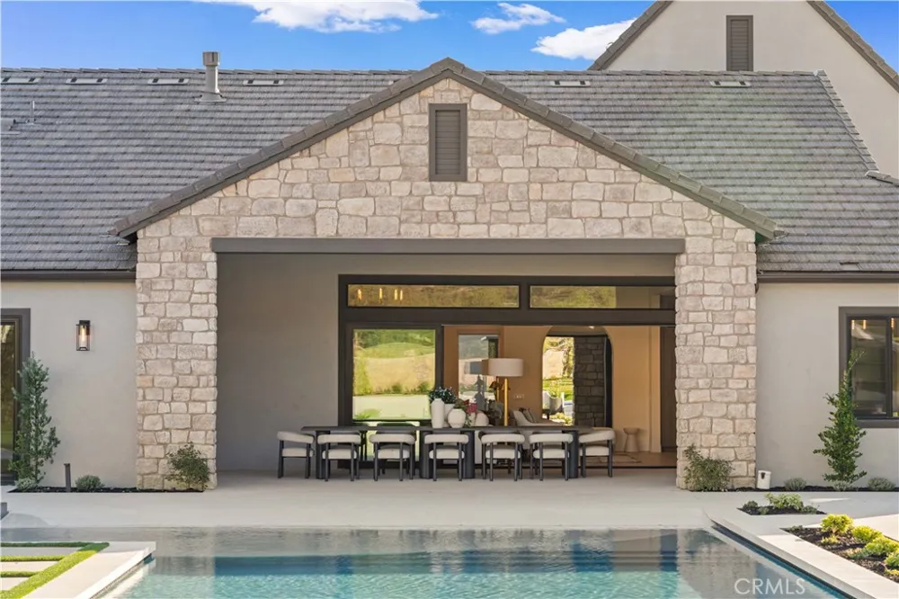 18472 Boulder Bluff Silverado, CA 92676