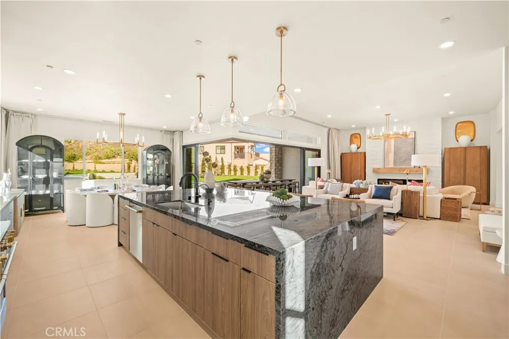 18472 Boulder Bluff Silverado, CA 92676
