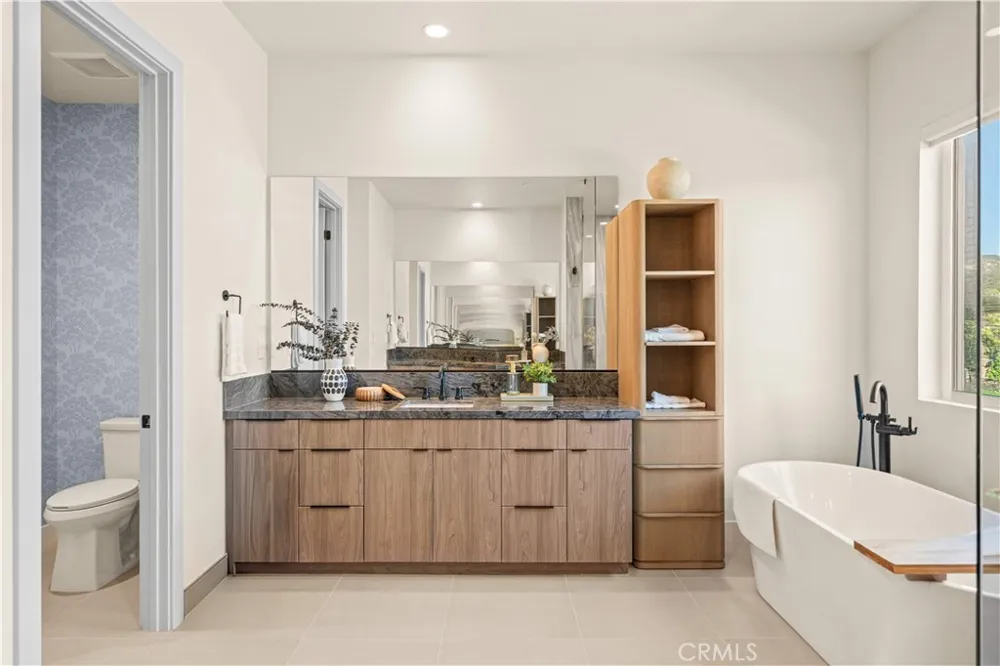 18472 Boulder Bluff Silverado, CA 92676