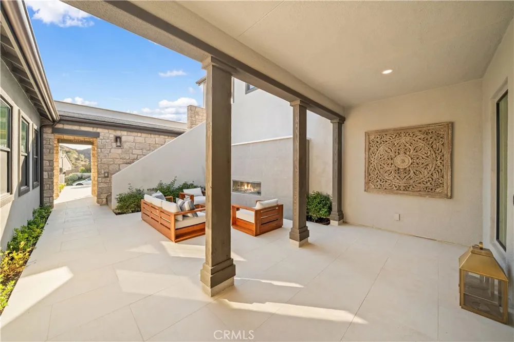 18472 Boulder Bluff Silverado, CA 92676