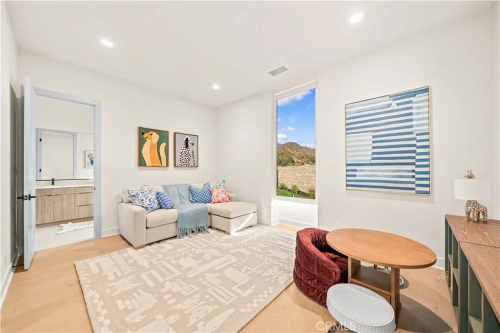 18472 Boulder Bluff Silverado, CA 92676
