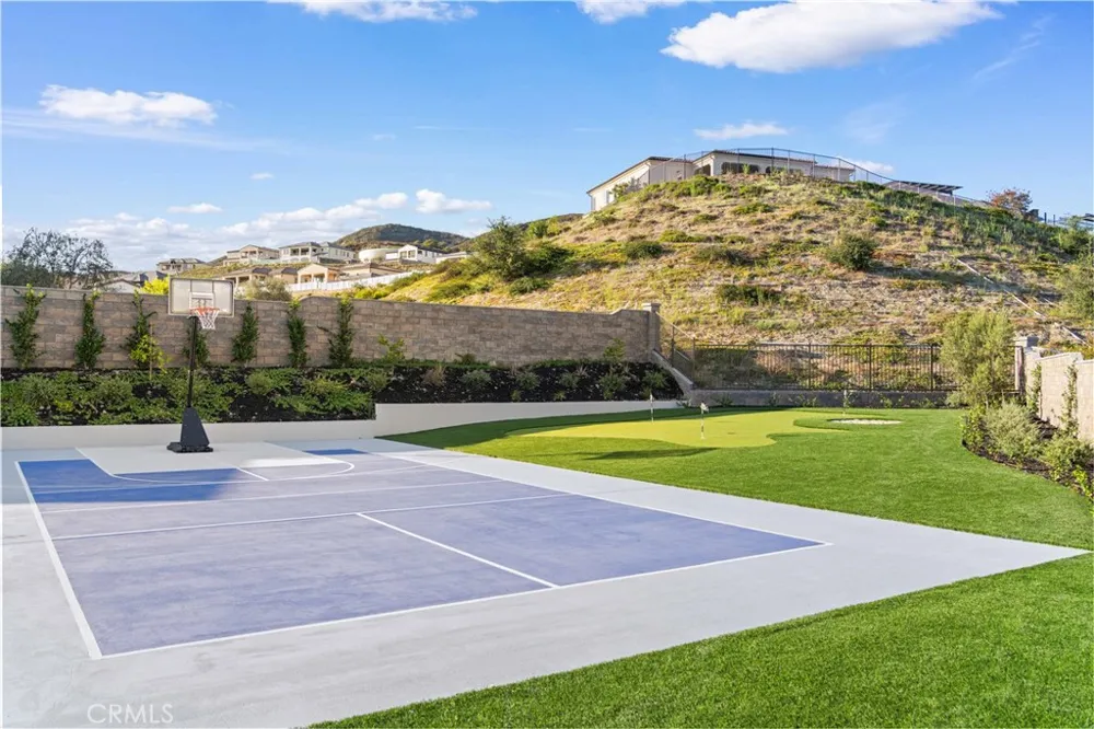 18472 Boulder Bluff Silverado, CA 92676