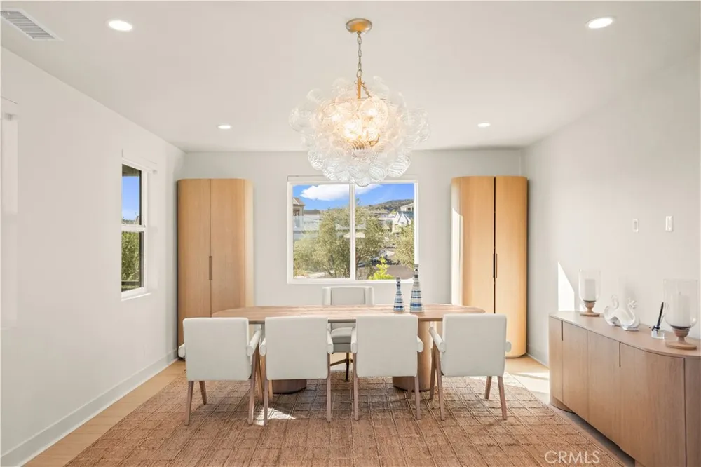 18472 Boulder Bluff Silverado, CA 92676