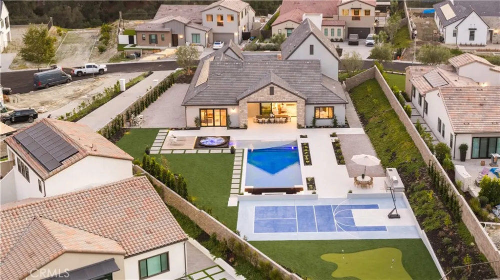 18472 Boulder Bluff Silverado, CA 92676