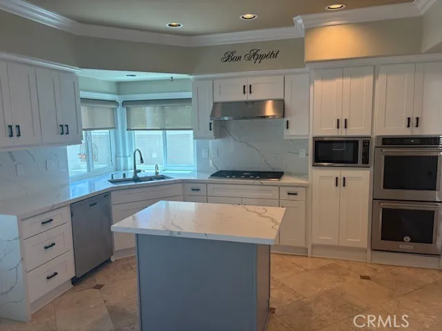 16 Somerset Rancho Santa Margarita, CA 92679