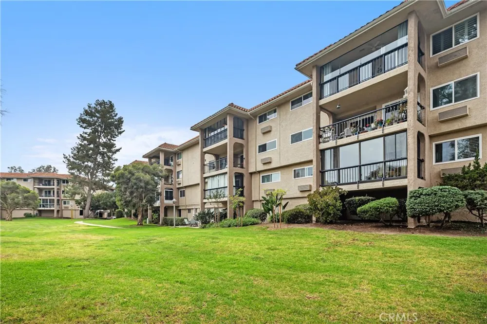 5371 Punta Alta #3B Laguna Woods, CA 92637