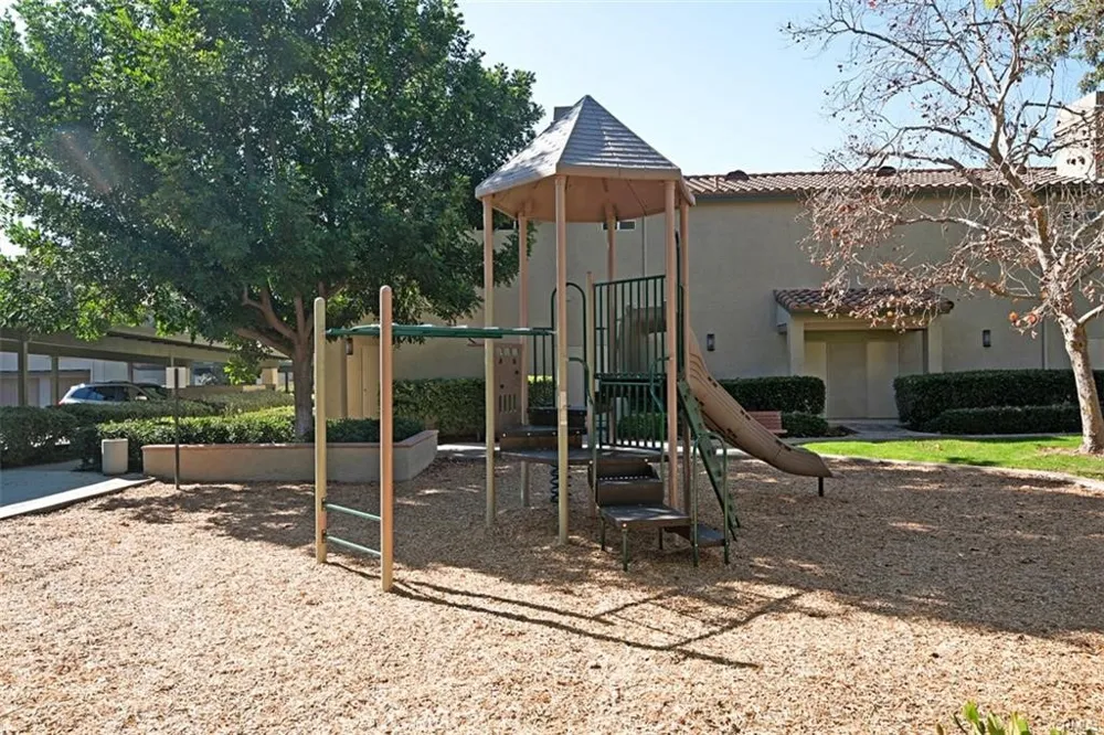 75 Via Contento Rancho Santa Margarita, CA 92688