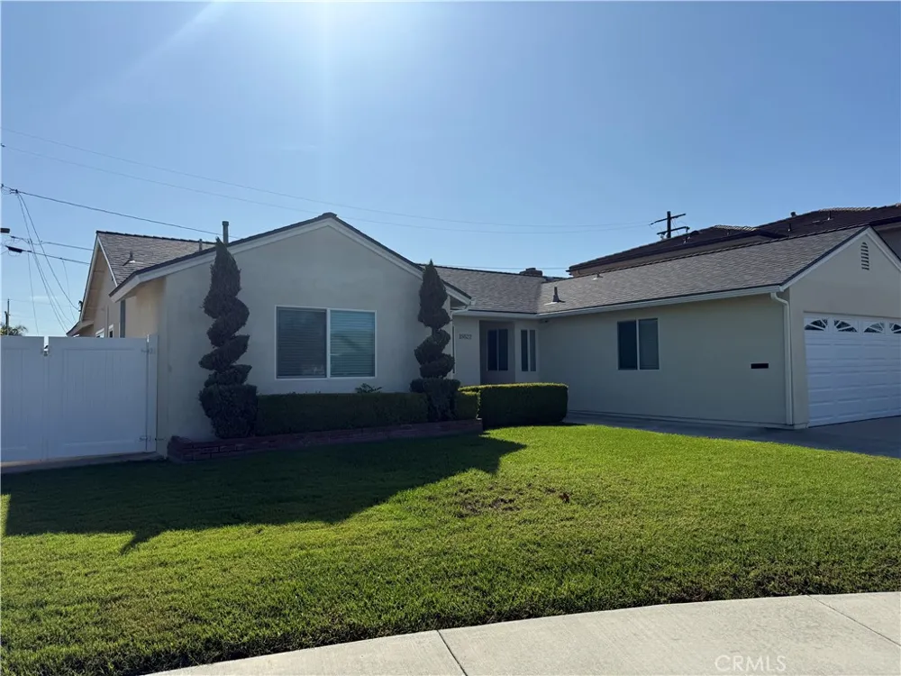 15522 Pratt Huntington Beach, CA 92647