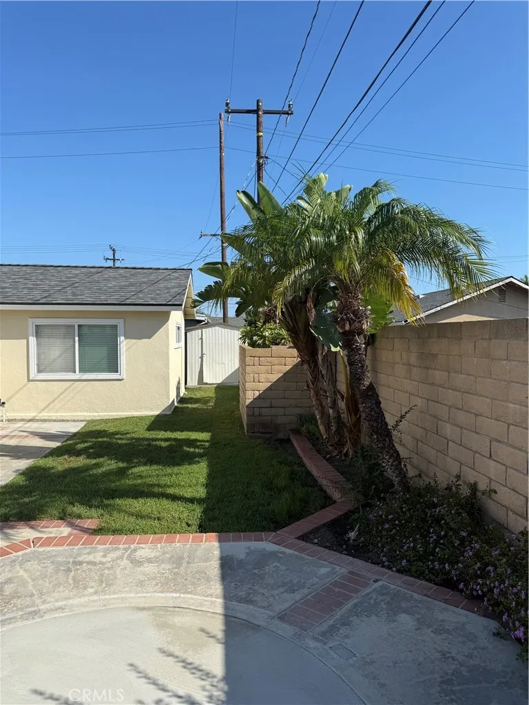 15522 Pratt Huntington Beach, CA 92647