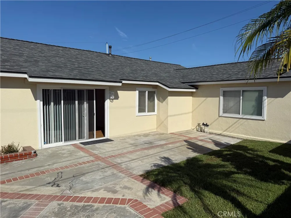 15522 Pratt Huntington Beach, CA 92647