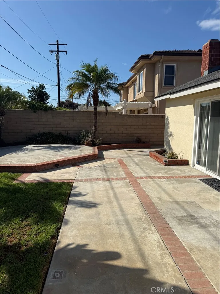 15522 Pratt Huntington Beach, CA 92647