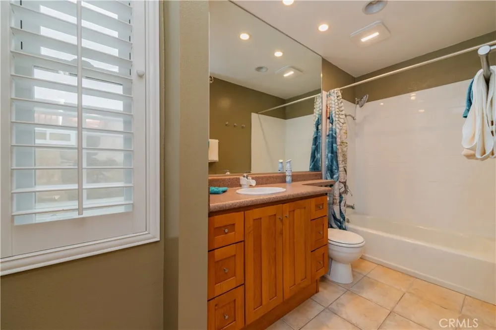 1000 W Macarthur Boulevard #13 Santa Ana, CA 92707