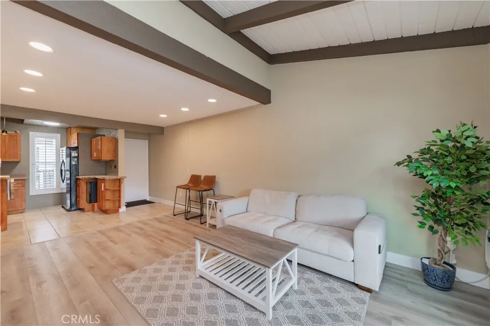 1000 W Macarthur Boulevard #13 Santa Ana, CA 92707