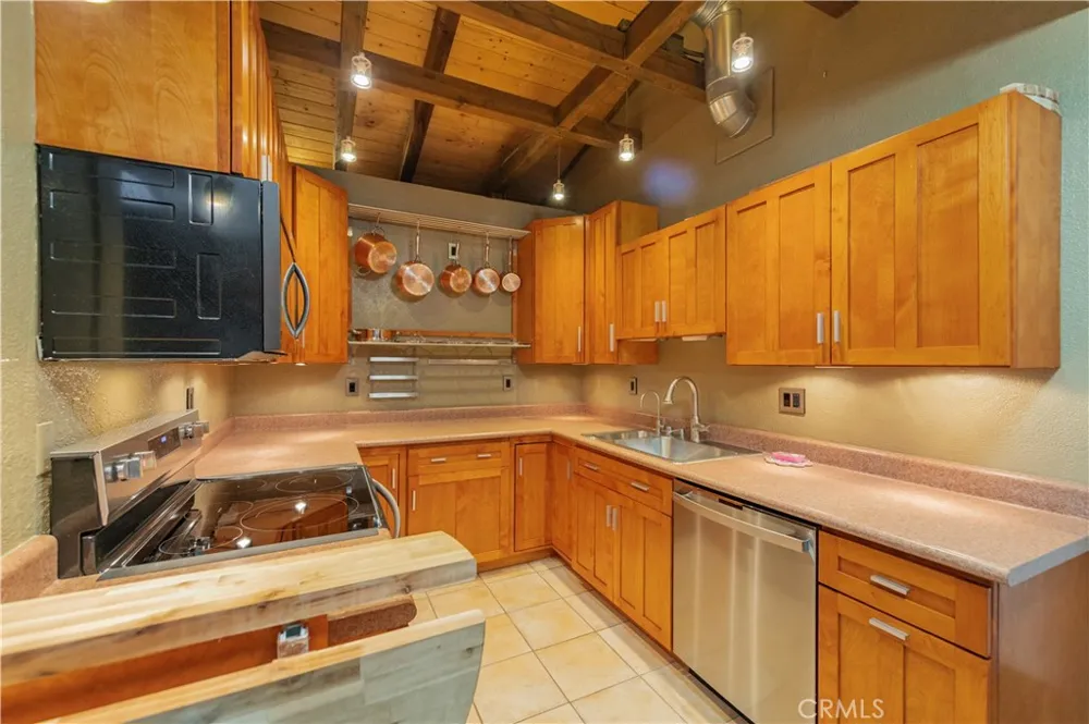 1000 W Macarthur Boulevard #13 Santa Ana, CA 92707