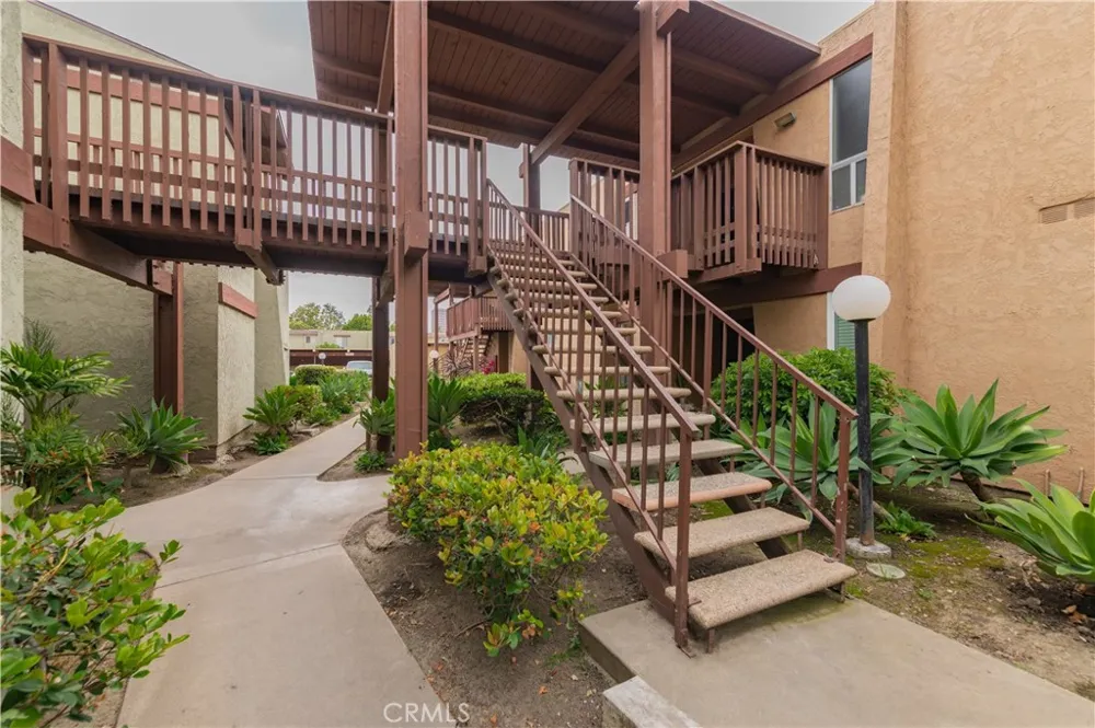 1000 W Macarthur Boulevard #13 Santa Ana, CA 92707