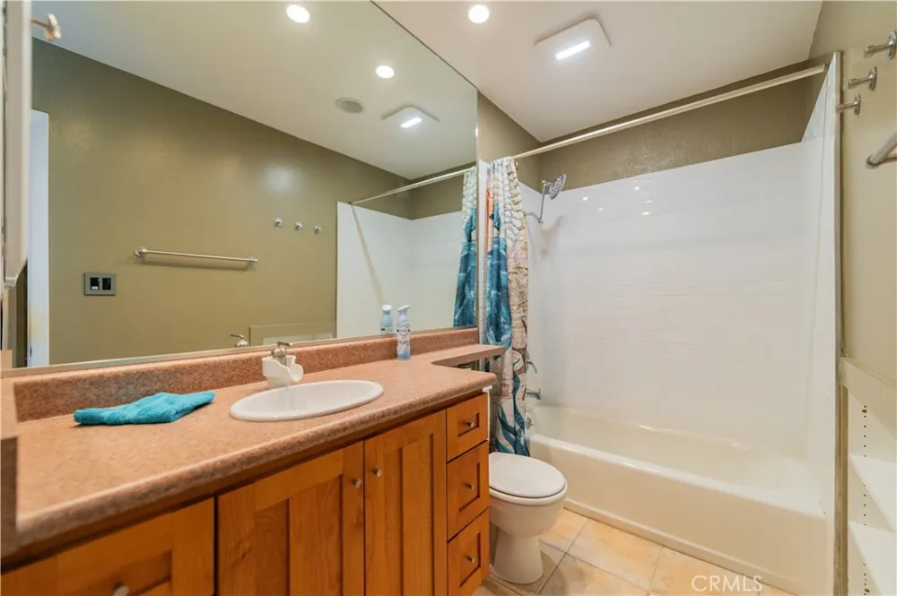 1000 W Macarthur Boulevard #13 Santa Ana, CA 92707
