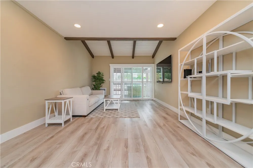 1000 W Macarthur Boulevard #13 Santa Ana, CA 92707