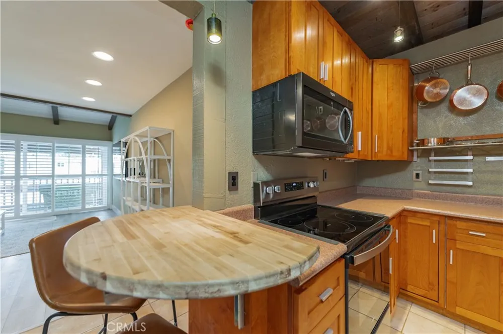 1000 W Macarthur Boulevard #13 Santa Ana, CA 92707