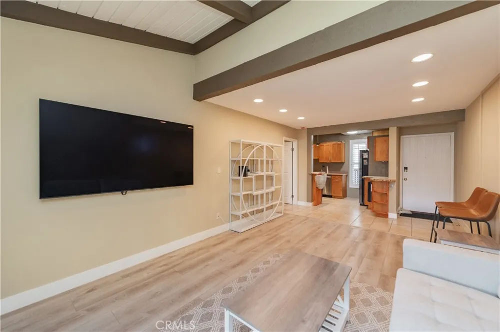 1000 W Macarthur Boulevard #13 Santa Ana, CA 92707