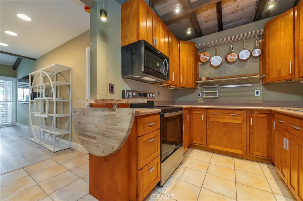 1000 W Macarthur Boulevard #13 Santa Ana, CA 92707