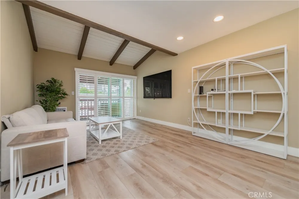 1000 W Macarthur Boulevard #13 Santa Ana, CA 92707