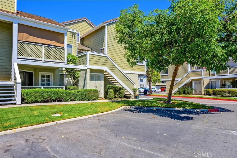 25 Clover Lane #359 Aliso Viejo, CA 92656