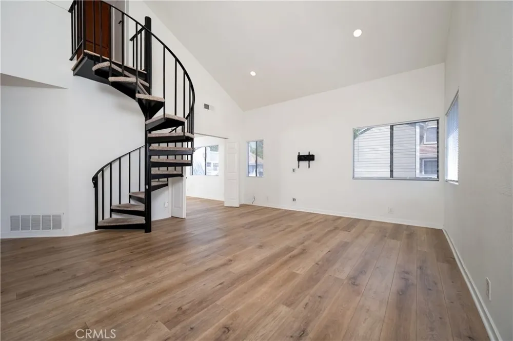 25 Clover Lane #359 Aliso Viejo, CA 92656