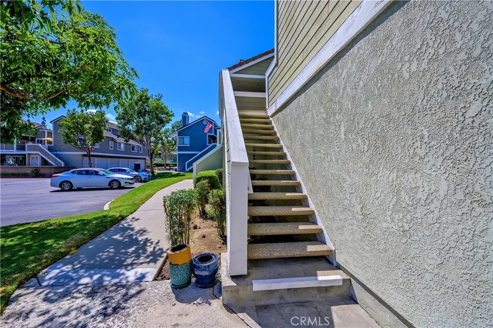 25 Clover Lane #359 Aliso Viejo, CA 92656