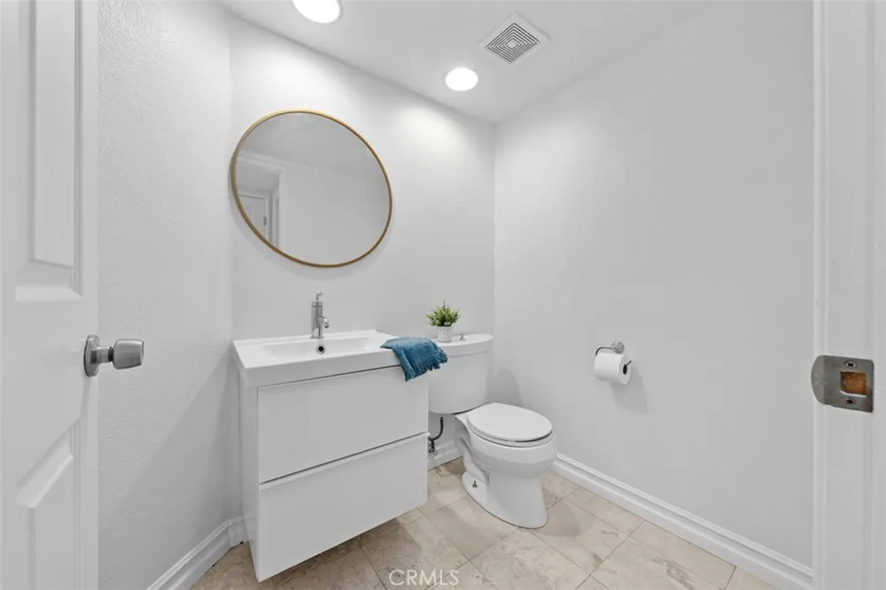 27 Almeria Irvine, CA 92614