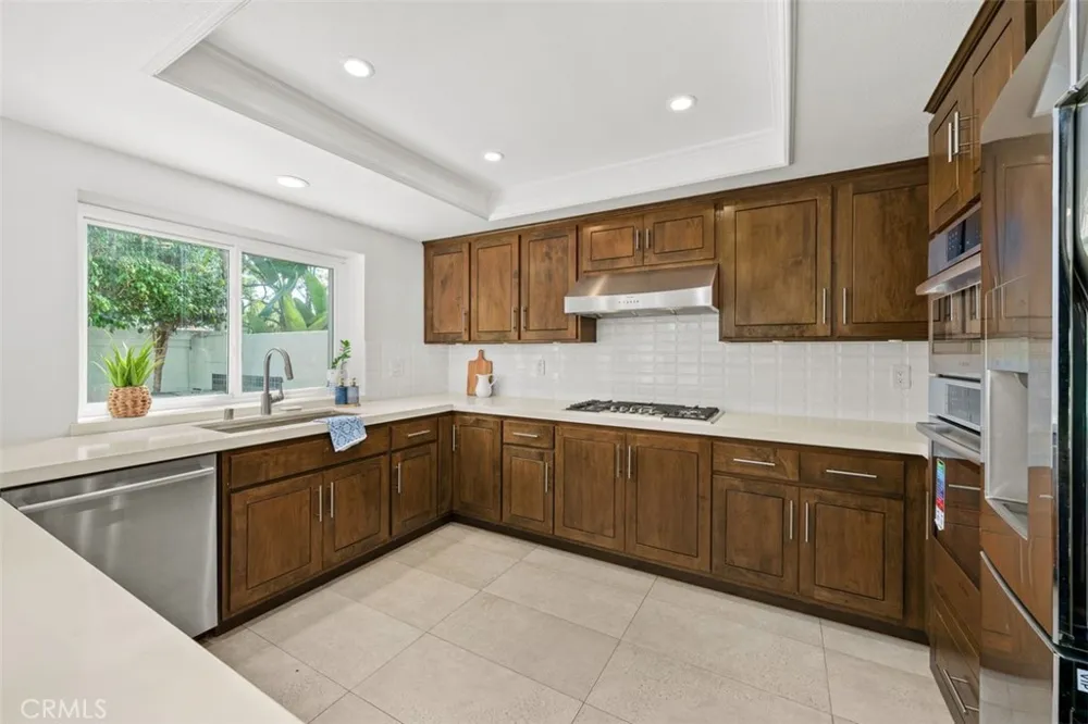 27 Almeria Irvine, CA 92614