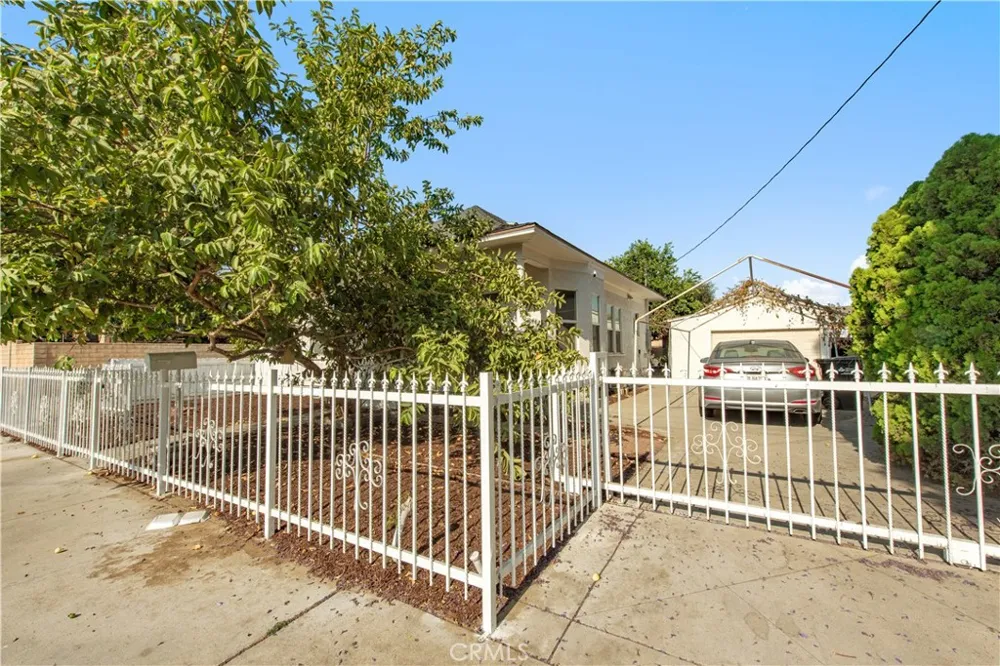 760 S Elm St Pomona, CA 91766
