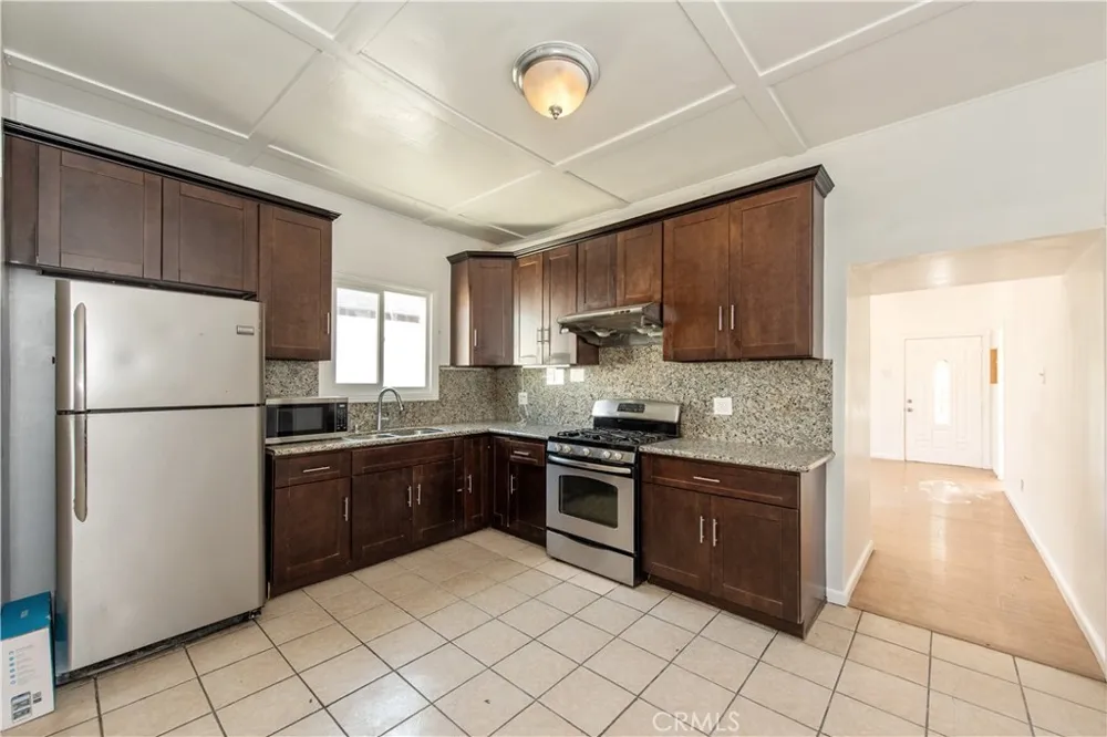 760 S Elm St Pomona, CA 91766