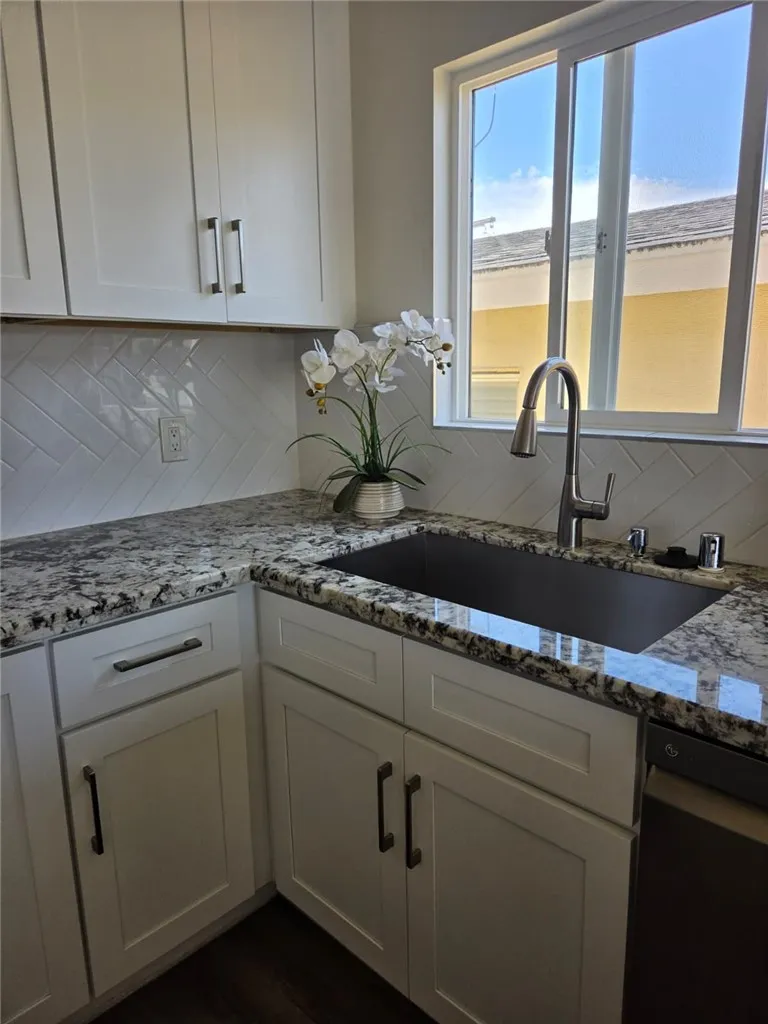 1812 W Balboa Newport Beach, CA 92663