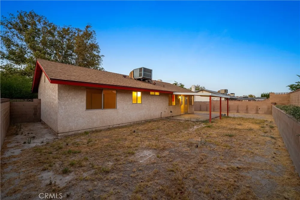 2310 Edam Lancaster, CA 93536