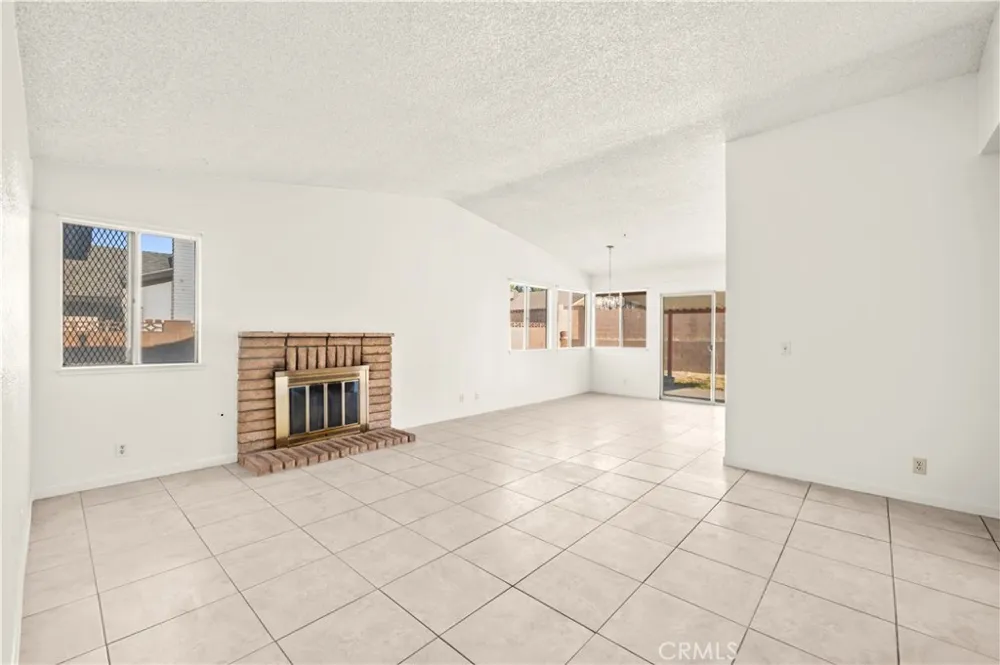 2310 Edam Lancaster, CA 93536