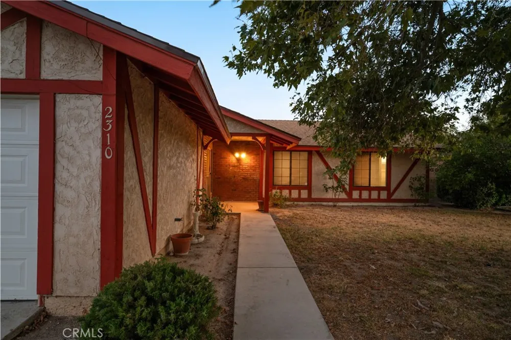 2310 Edam Lancaster, CA 93536