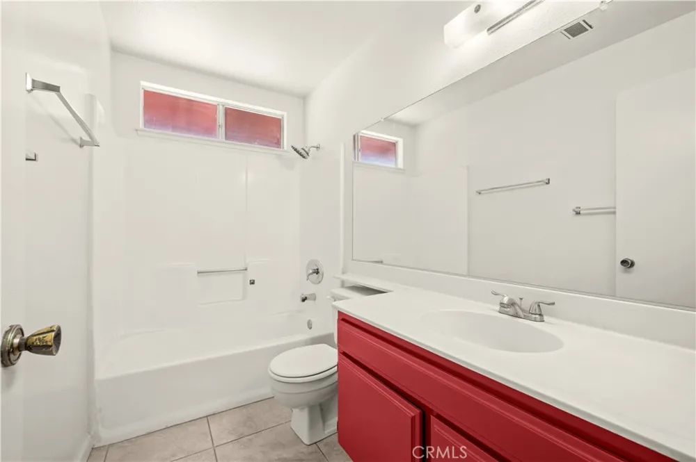 2310 Edam Lancaster, CA 93536