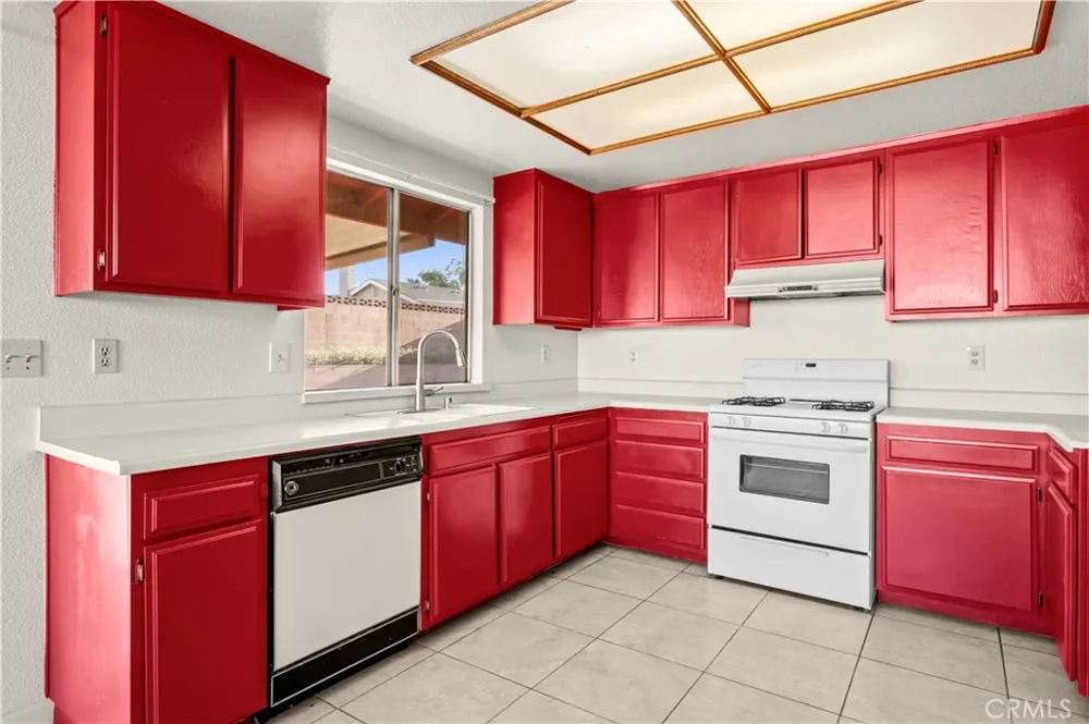2310 Edam Lancaster, CA 93536